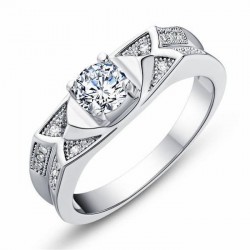 anillo de boda con cristales