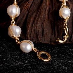 Joyería de perlas blancas